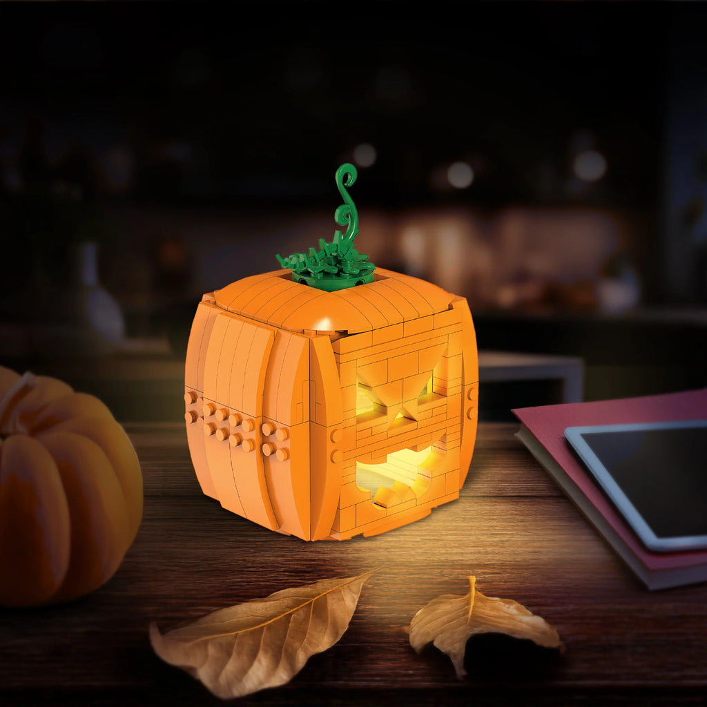 Brick-O’-Lantern (233-Piece Pumpkin Kit)– Build 3 Faces with 2 Light Bricks, 13.7 Cm Tall Halloween Display for Ages 8+